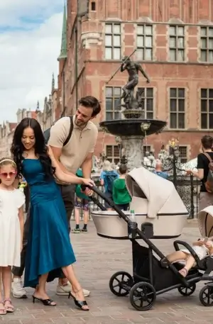 IKER/TESTVÉR BABAKOCSI, KUNERT BRAV DUO, 11 HUZAT 2 VÁZ SZÍNNEL